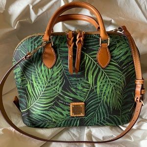 Dooney & Bourke Siesta Blk/Green Palm Zip Satchel